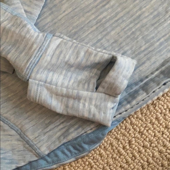 New Balance pullover - Picture 2 of 4